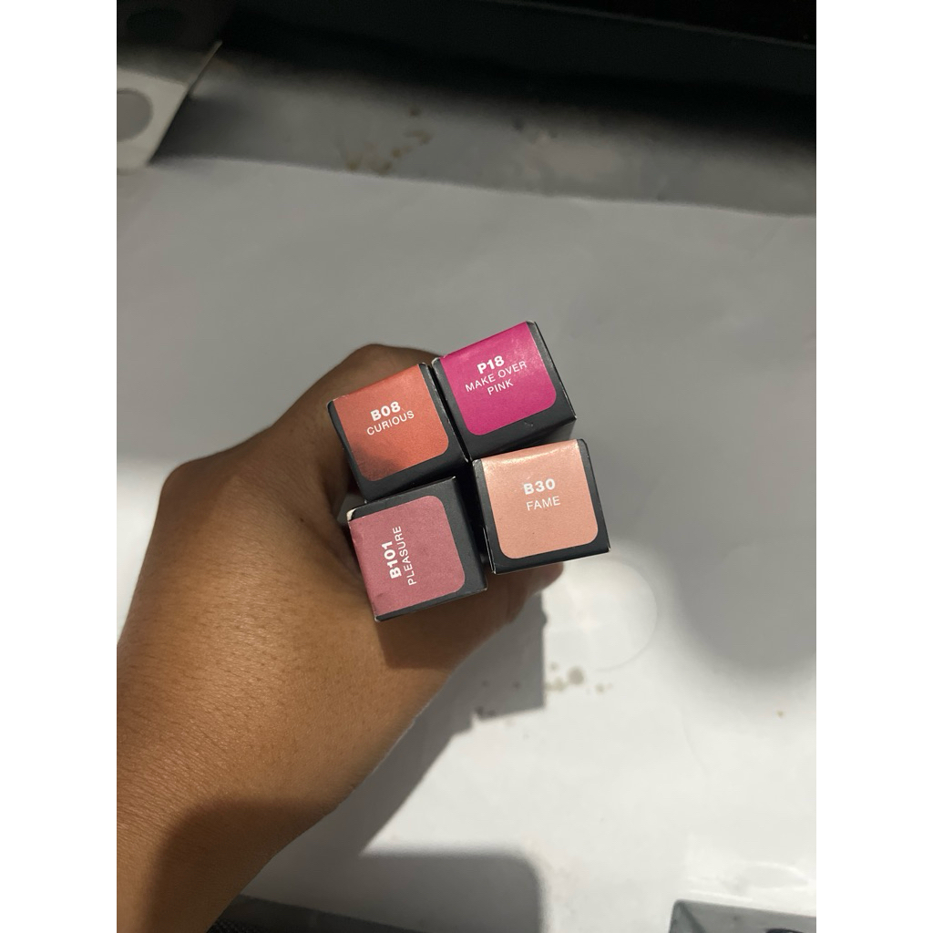 LIPCREAM MAKEOVER POWERSTAY