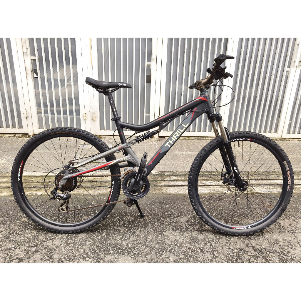 Sepeda MTB Thrill Oust 2.0, 26", full suspesi, mantab