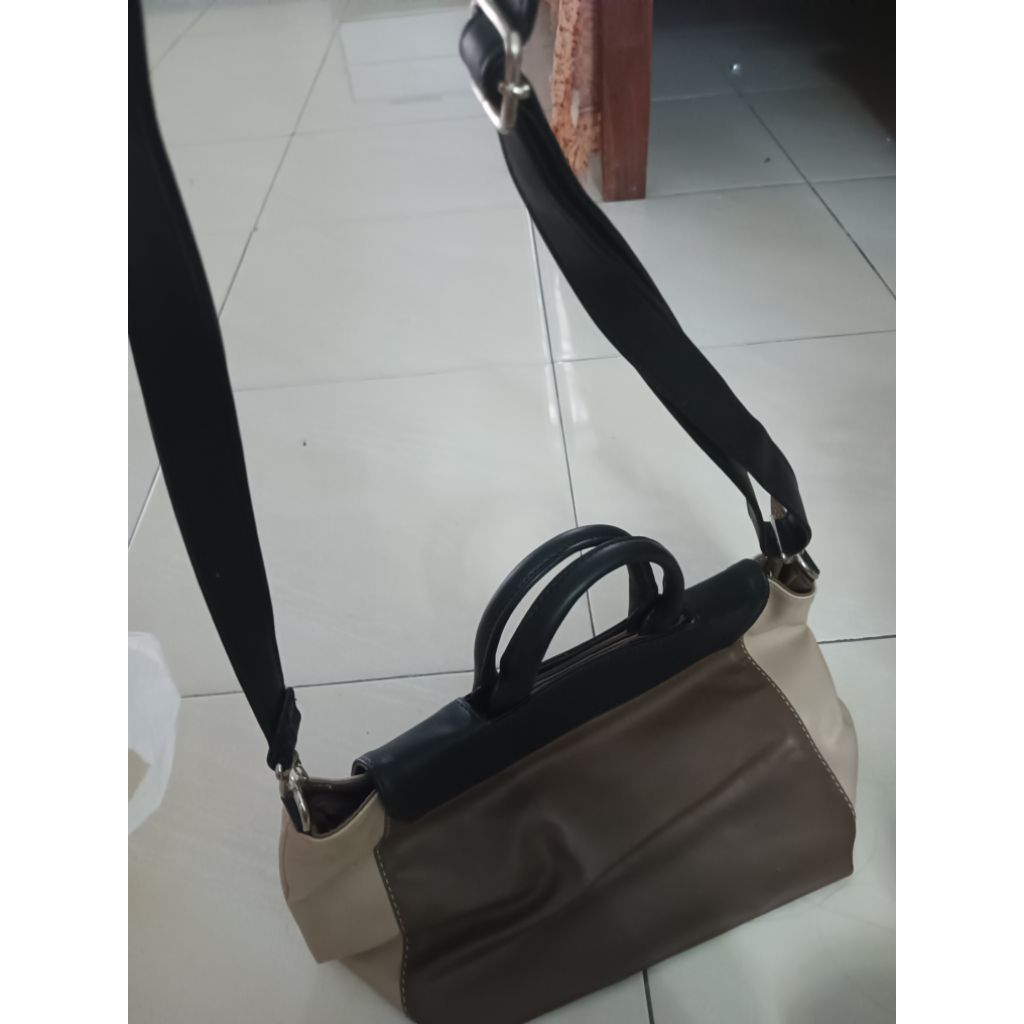 Tas Selempang Wanita Shopie martin- Desain Elegan, Kapasitas Besar, Kualitas Premium