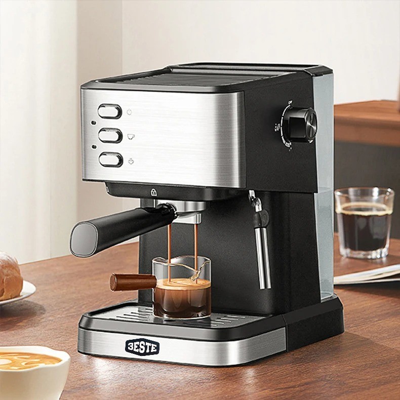 Mesin Kopi 20 Bar 1.5L Espresso Coffee Maker Frothing 1050w Trieste CM3030