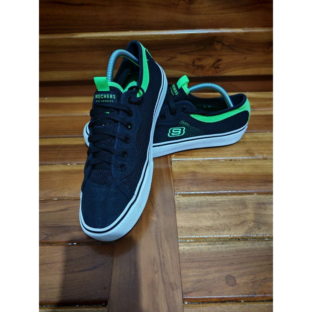 sepatu casual skacher