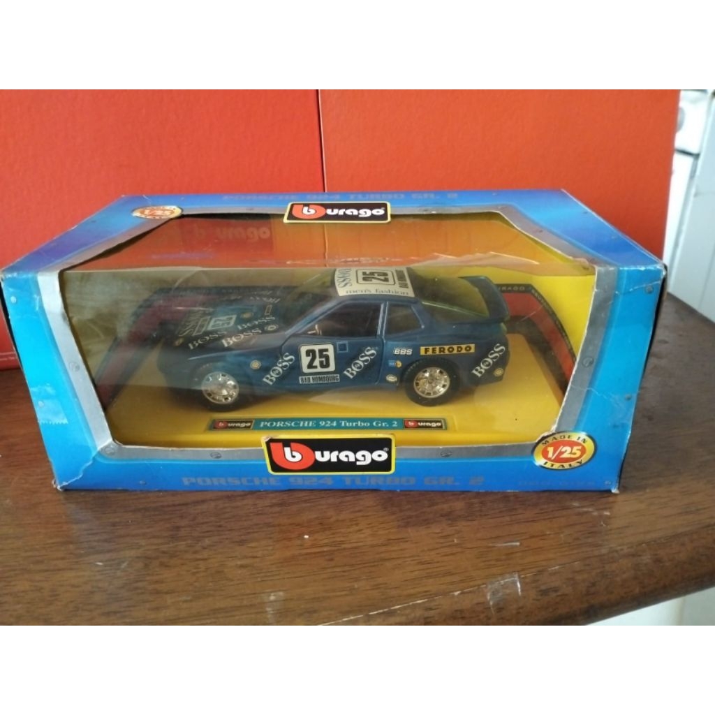 Bburago Vintage Porsche 924 Gr 2 ( skala 1. 25 )