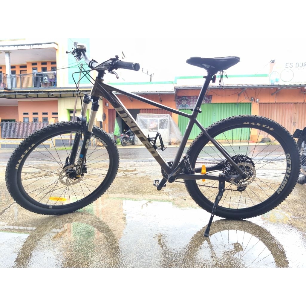 Sepeda UNITED Clovis 6.10 27,5er