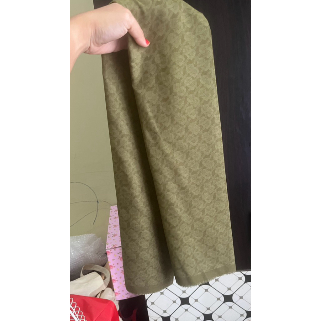 preloved buttoscarves