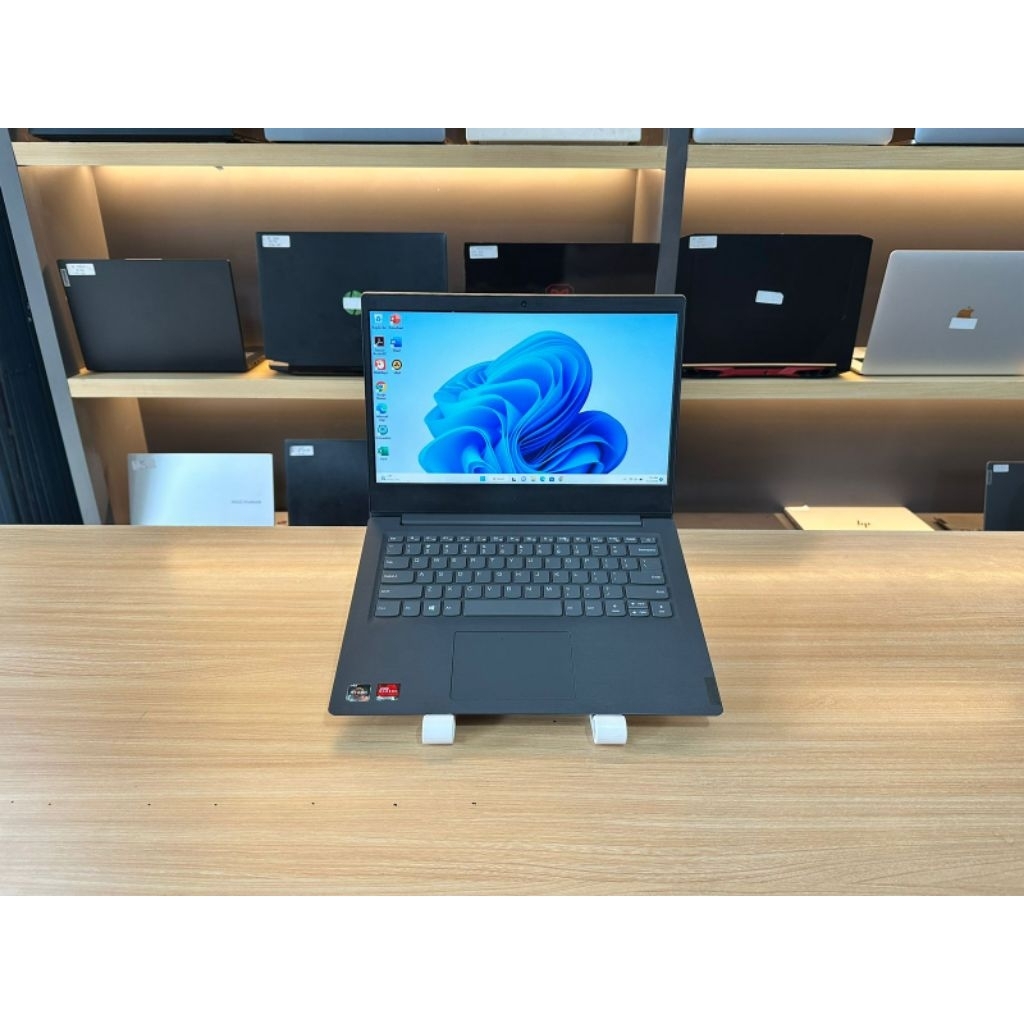 LAPTOP LENOVO V14-ADA LENOVO V14-ADA SERIES 8GB