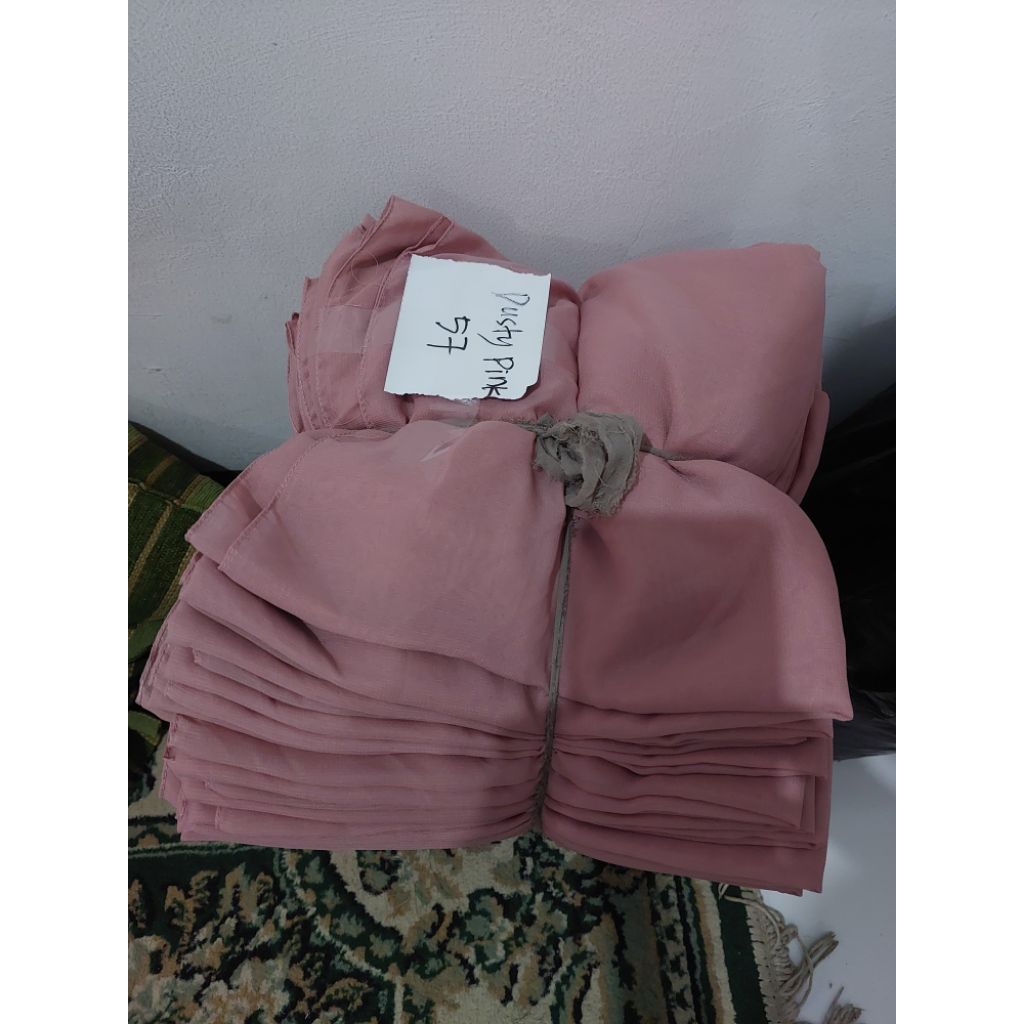 Hijab Segi Empat Dusty Pink - Fleura