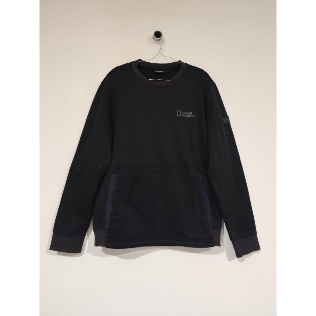 CN natgeo hitam reflektif preloved