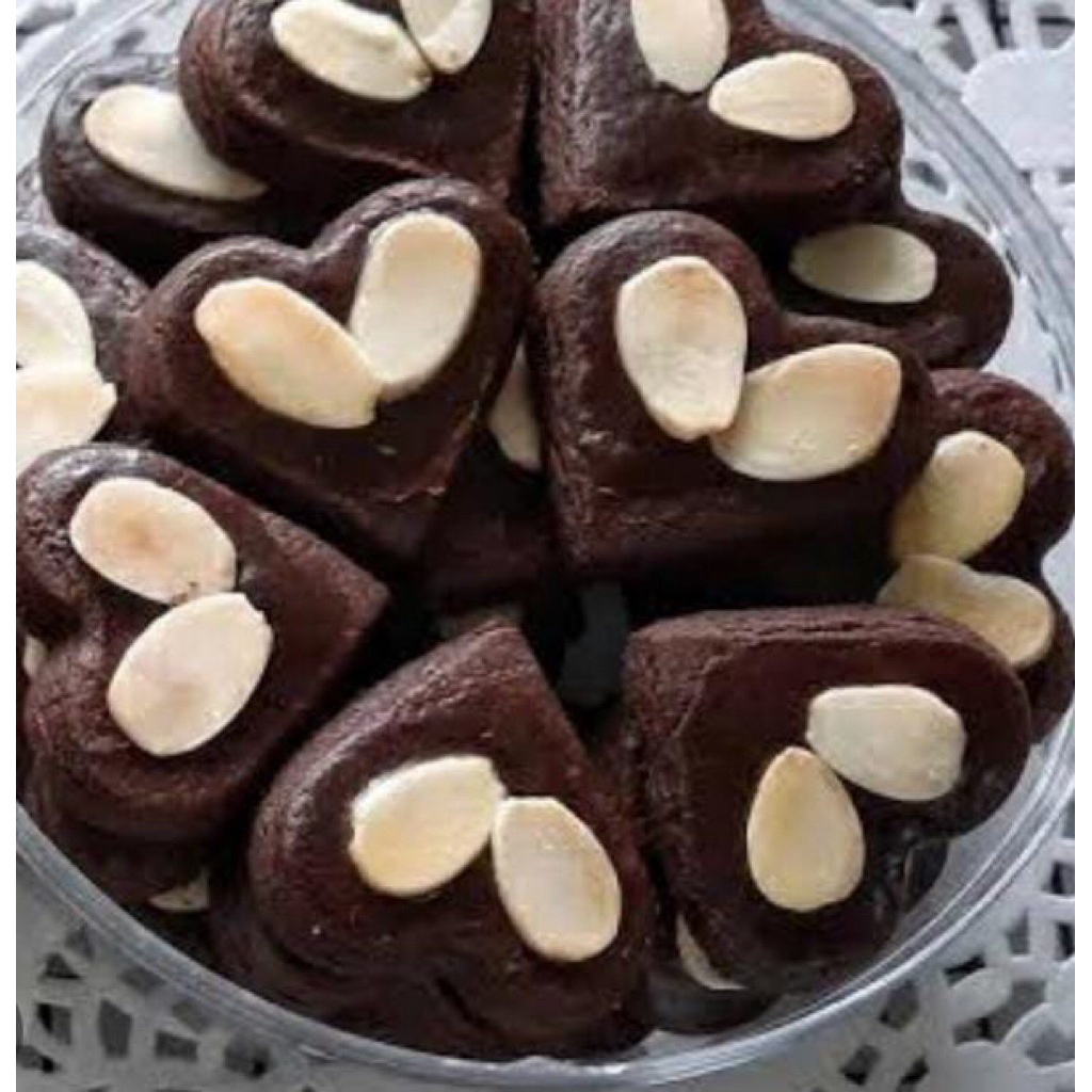 kue kering coklat kacang almond