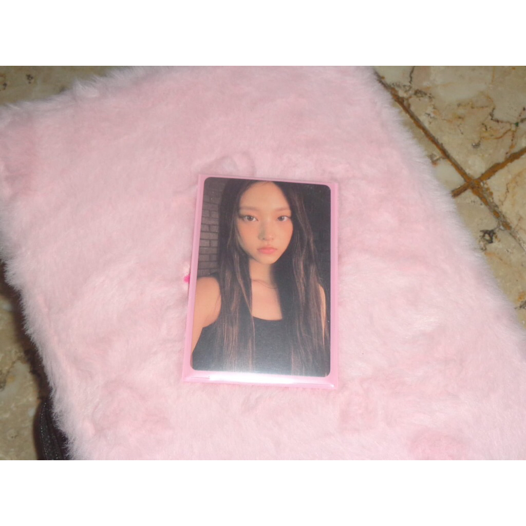 [READY STOCK] Official Photocard NewJeans 1st EP Album Bluebook Ver. (CEK DESK)