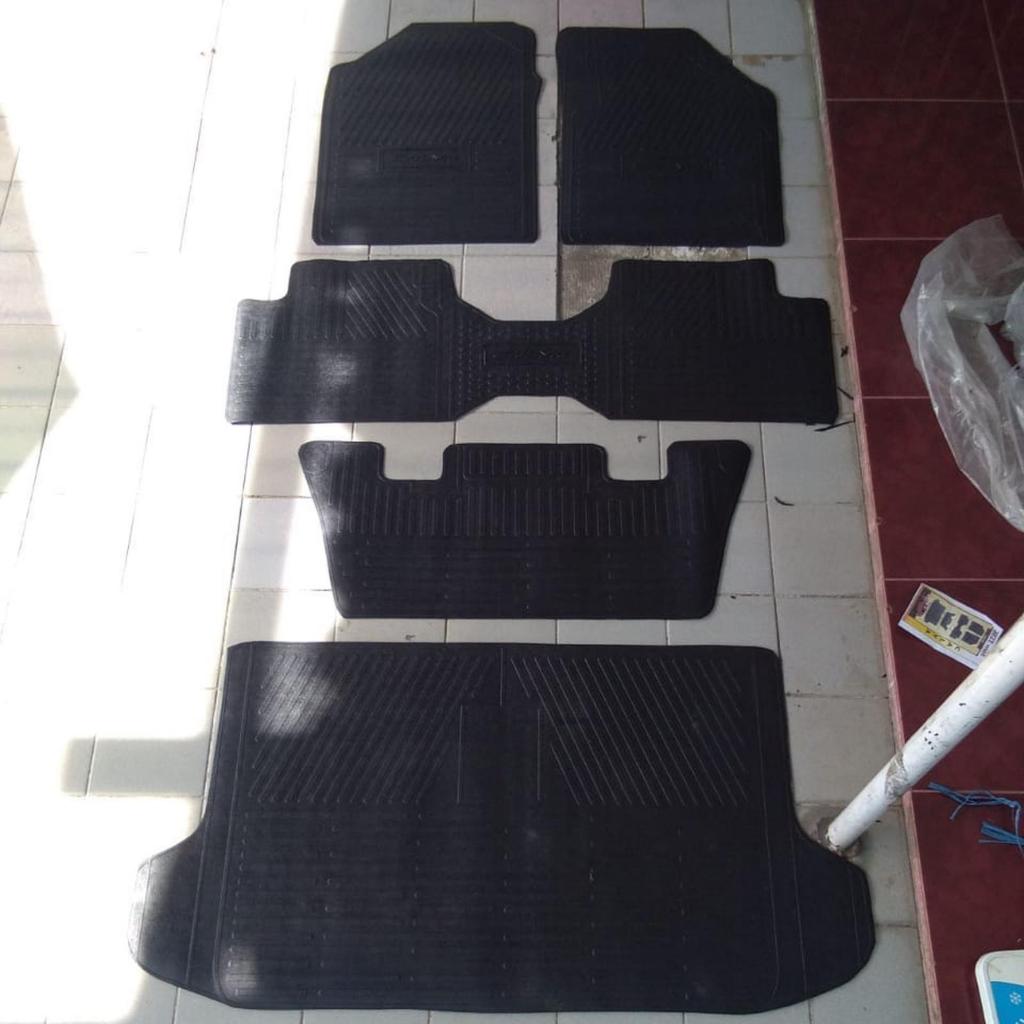 Karpet karet mobil full set sigra