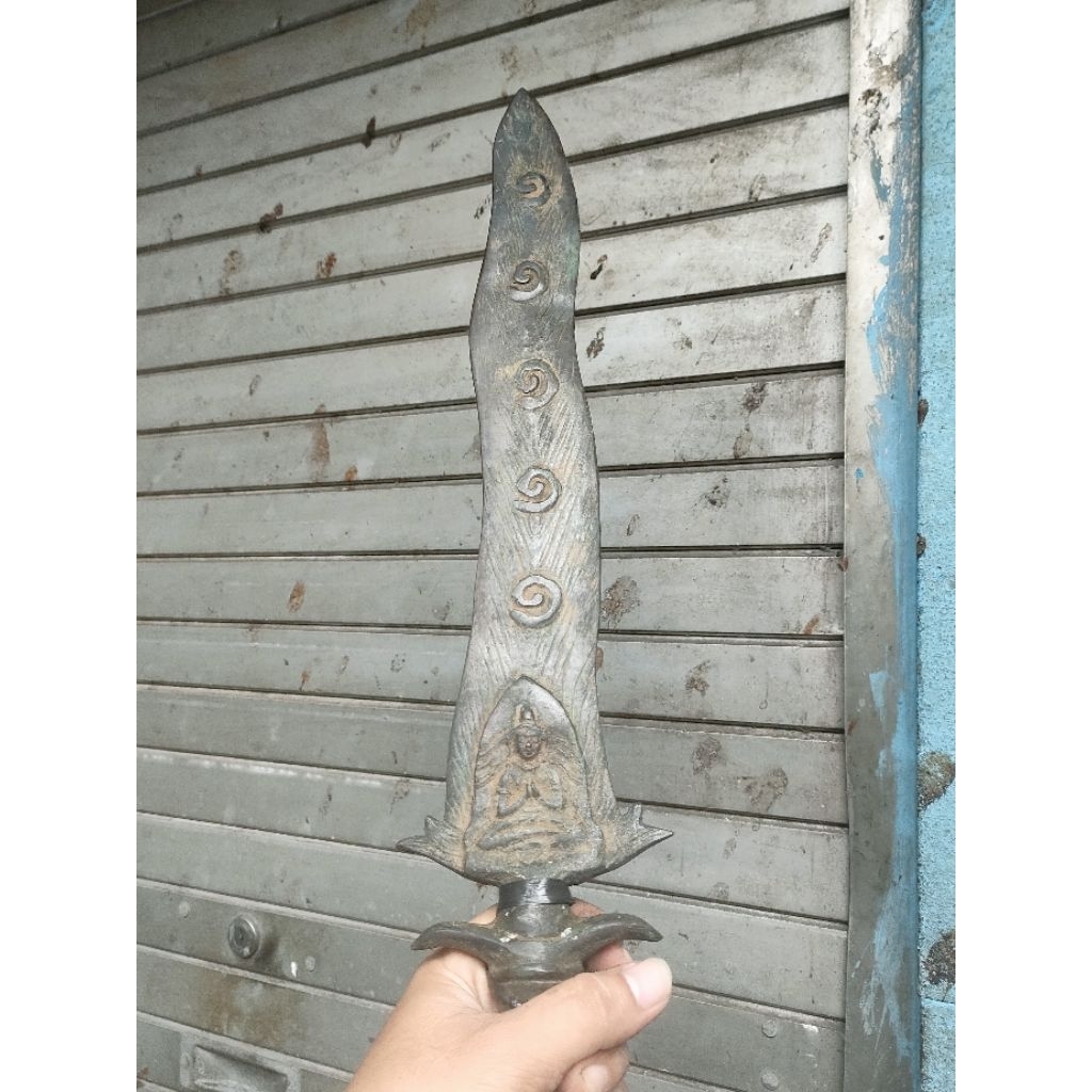 Pajangan Belati Kadga Ukir Figur Semar Seni Perunggu Antik Hiasan Meja Unik Souvenir Budaya