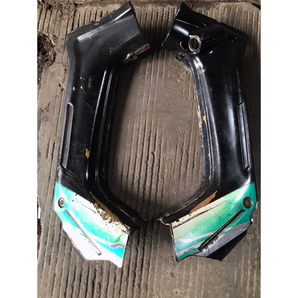 Cover Sayap Dlama Kepangan Tengah Yamaha Force One Poswan F1Z Original