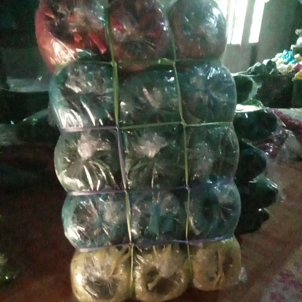 Tali Rafia warna warni gulungan besar