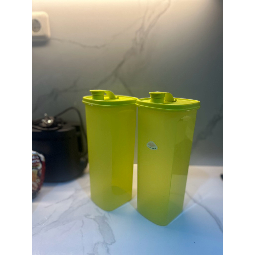 tupperware 2L tall slim preloved