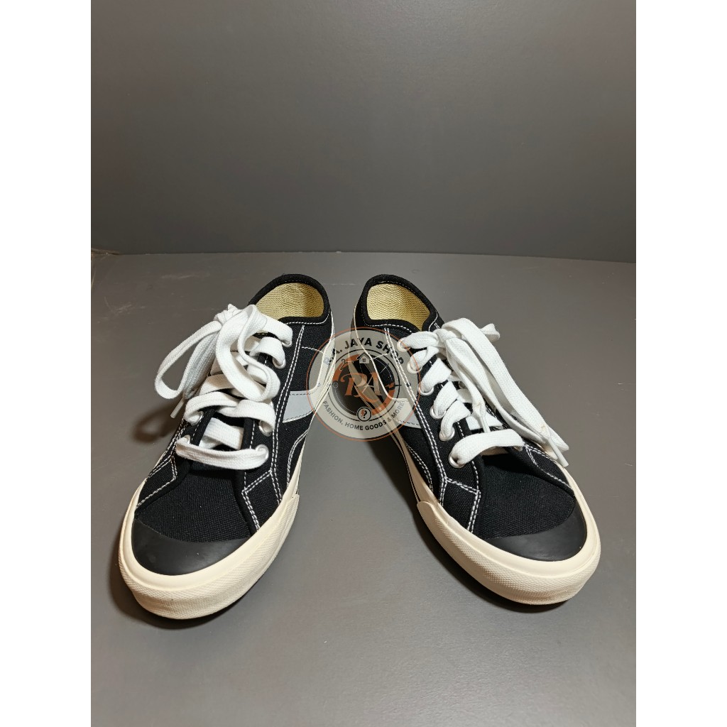 sepatu sneakers kasual fashion pria dan wanita cowok dan cewek hitam putih