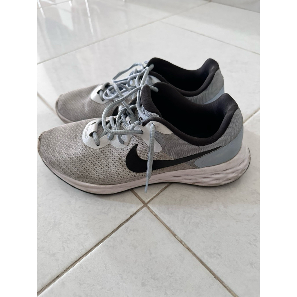 Preloved - Nike Revolution 6 - White Blue - Size 42,5 - No Box