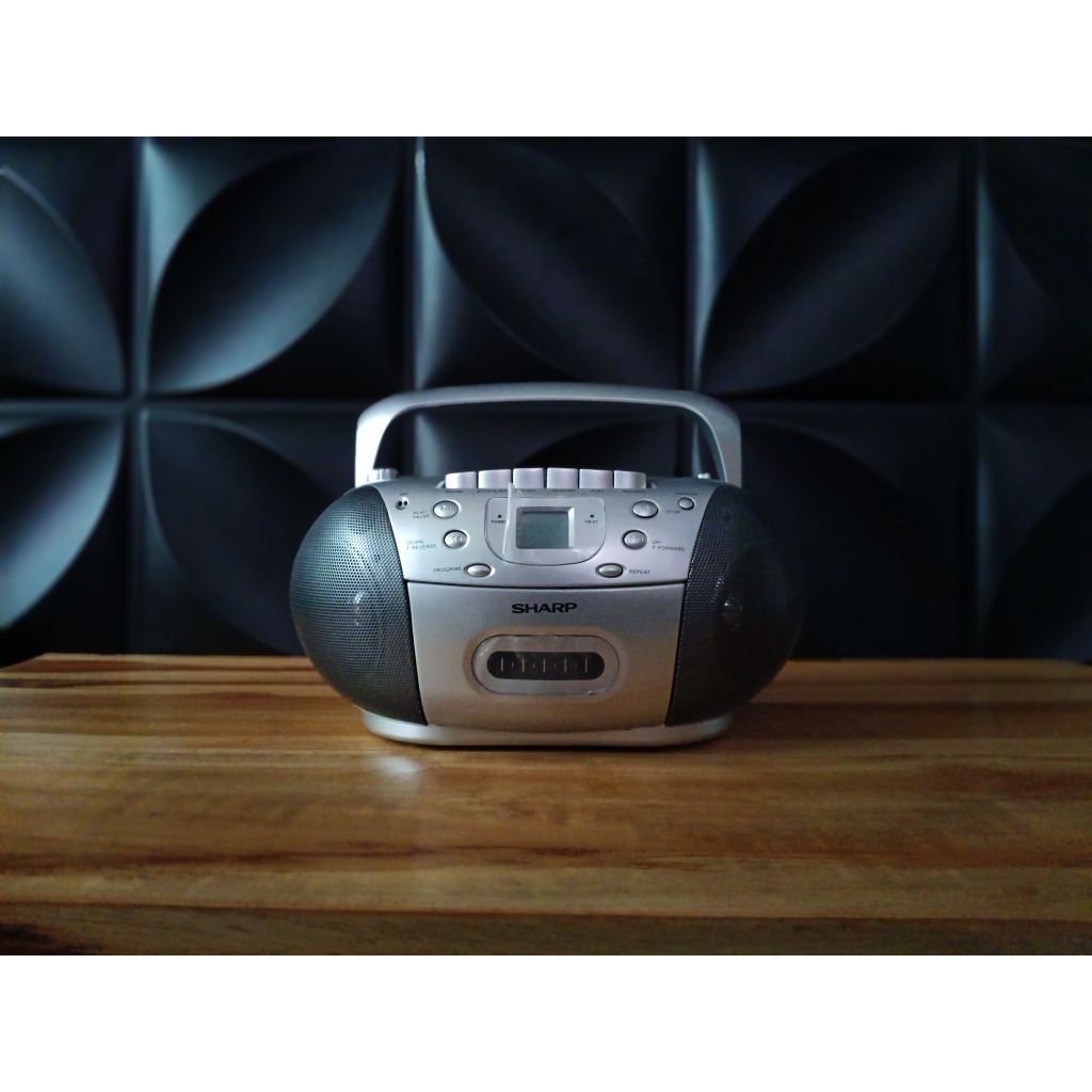 Compo Sharp QT-CD700W Portable Tape Radio Retro 90s