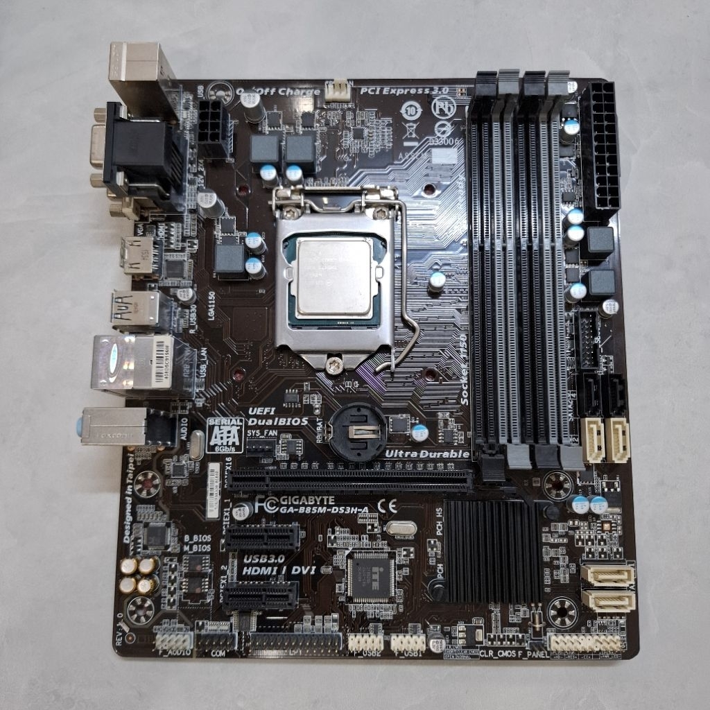 Motherboard Gigabyte GA B85M B85 bekas dan i5 4460 bekas