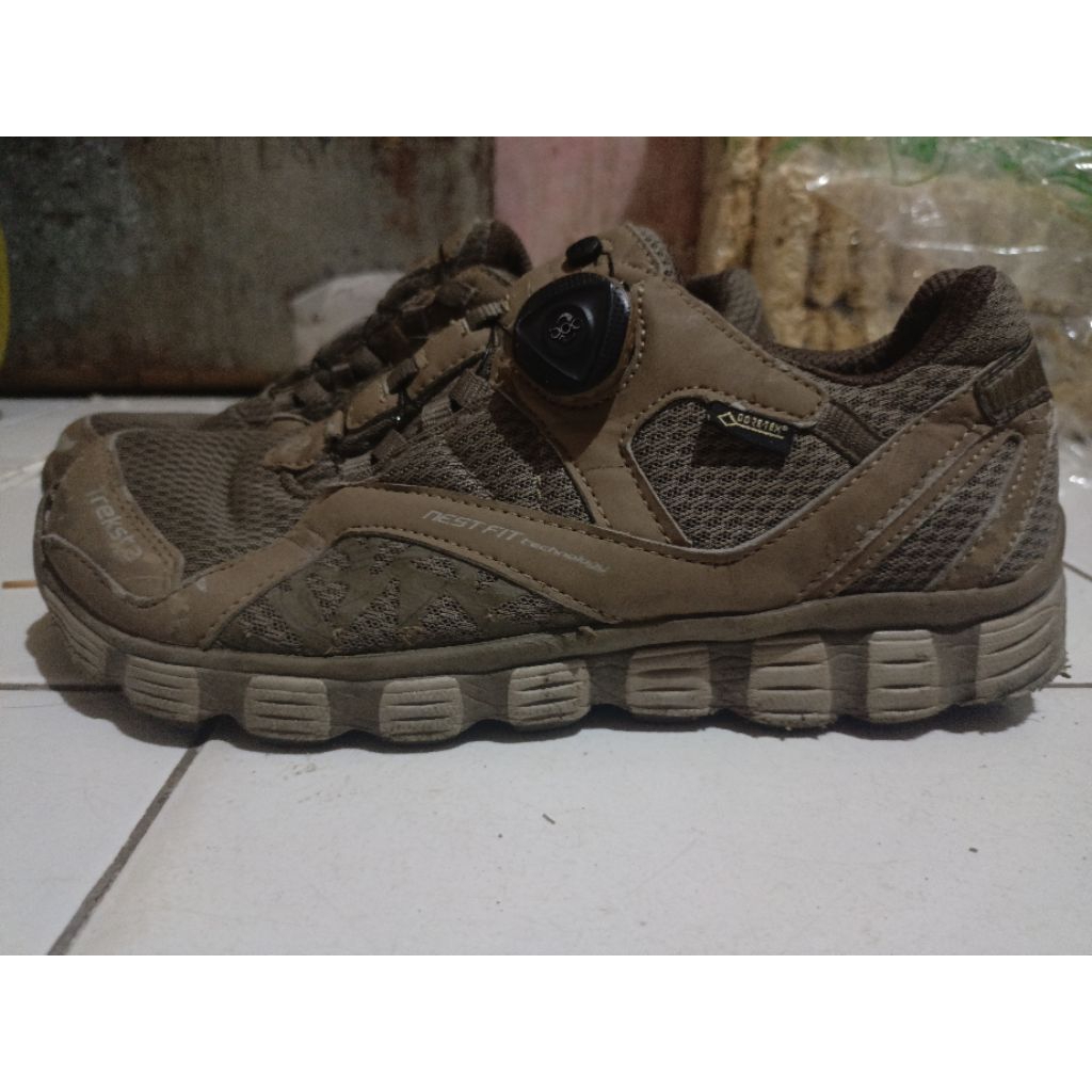 Sepatu Treksta Goretex Boa System