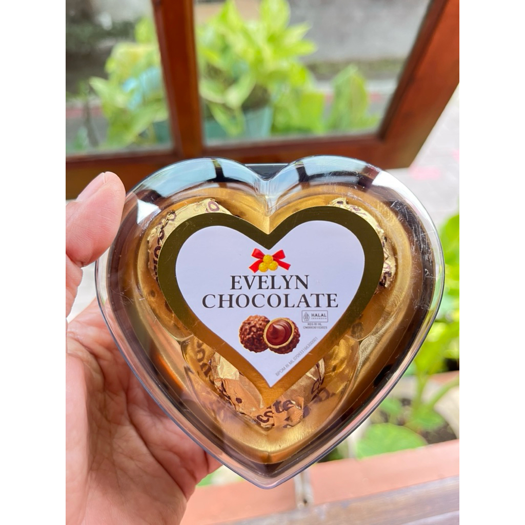 Naraya Evelyn chocolate Ball