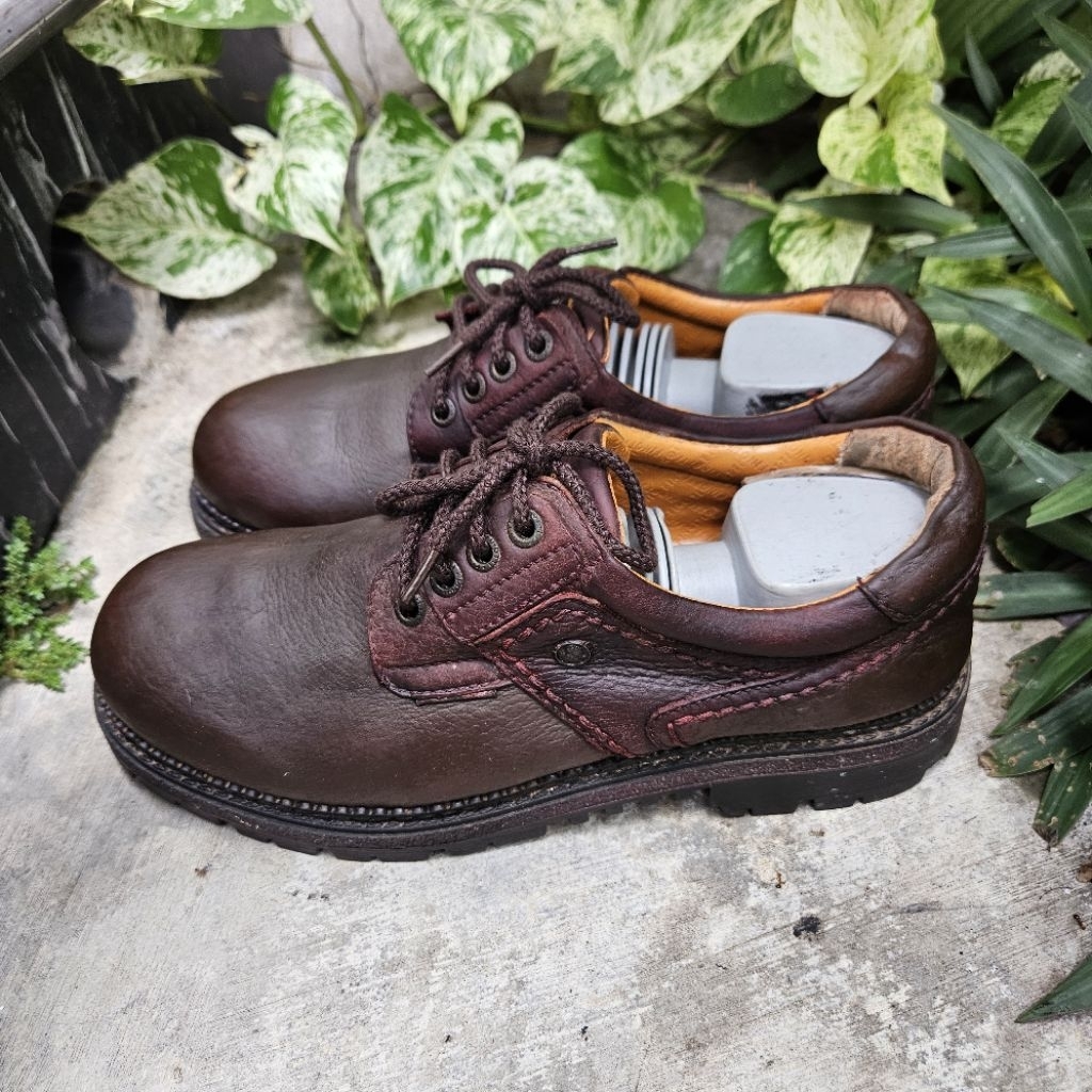 sepatu sneakers second finotti size 41(26cm)