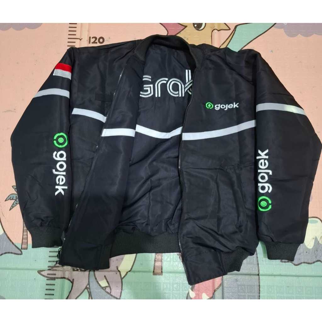 JAKET GRAB HITAM GOJEK HITAM JAKET BOLAK BALIK GOJEK GRAB HITAM SEMUA BAHAN WATERPROOF ADEM DIPAKE B