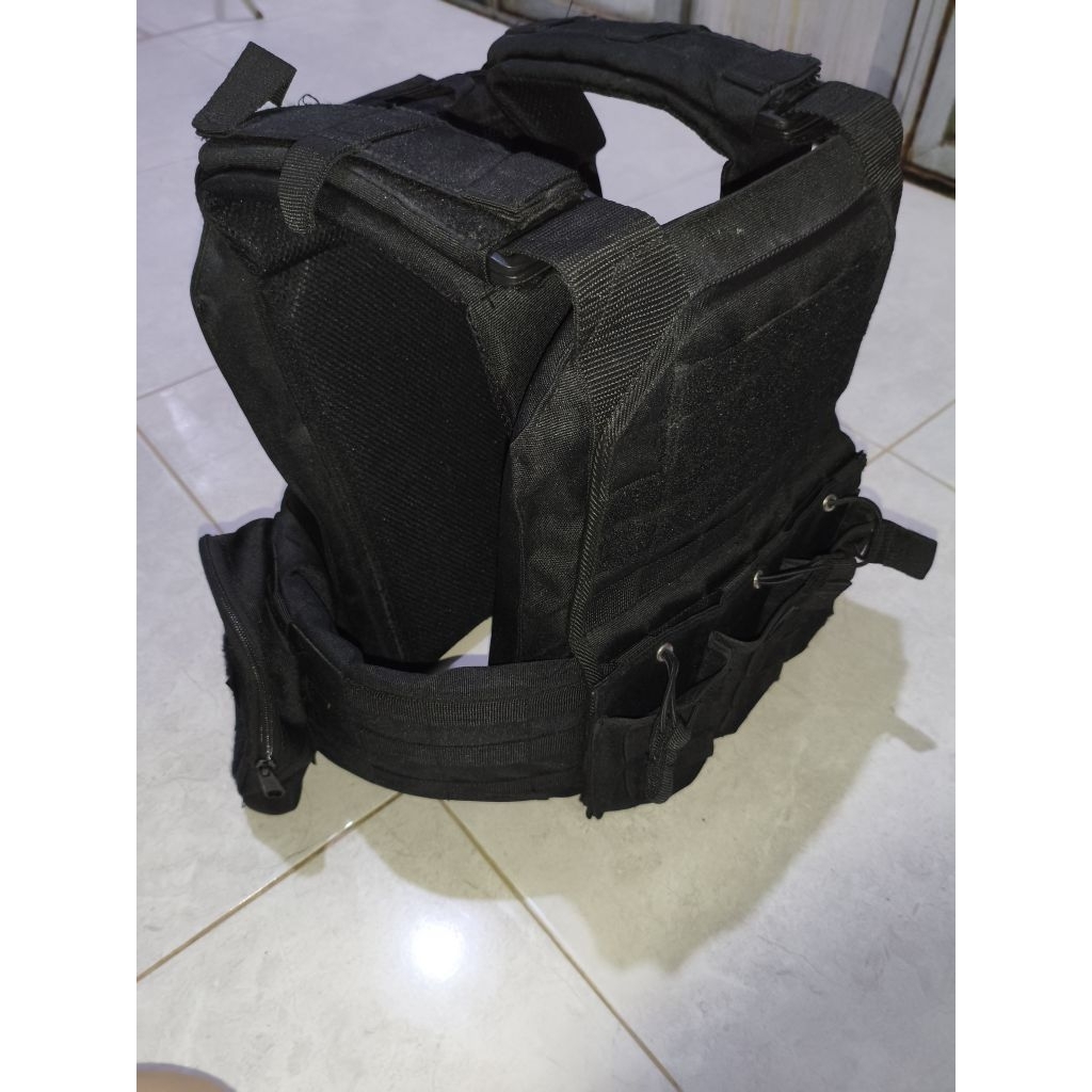 Black Tactical Body Vest MOLLE system/ Plate Carrier / Rompi pembawa plat anti peluru / 3 Mag depan 