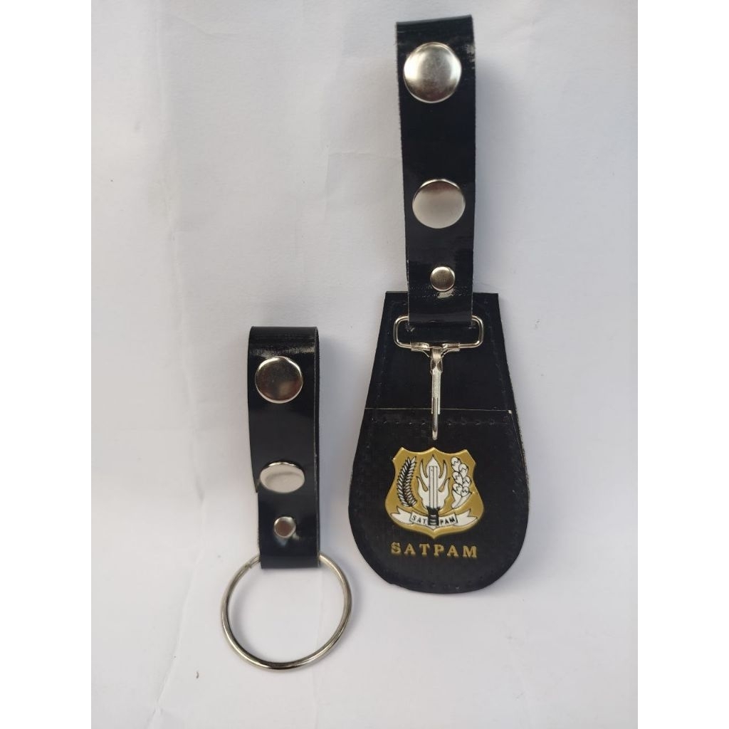 PAKET ATRIBUT SATPAM LOGO KUNING : GANTUNGAN KUNCI, DAN RING TONGKAT BESI