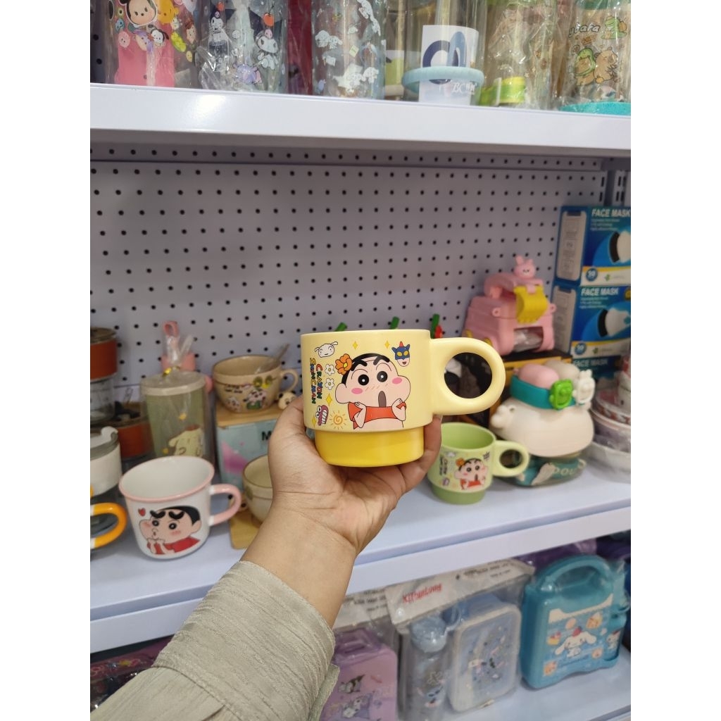 PG-BE0002/50  Mug karakter Sinchan