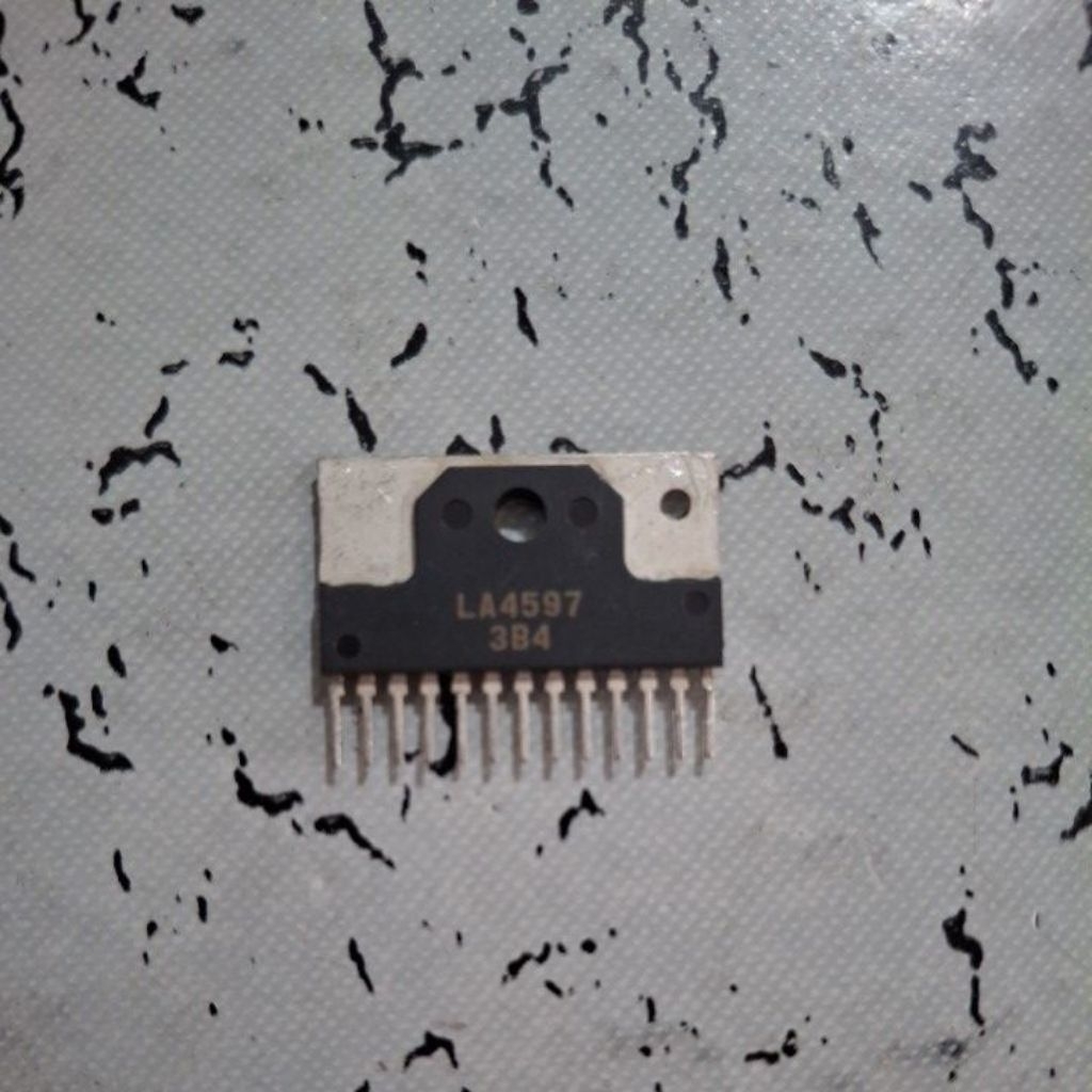 IC LA4597