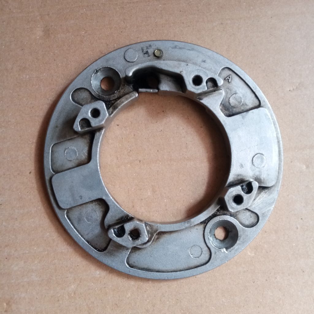 dudukan pangkonan spul Honda c700 c800 suprrcup