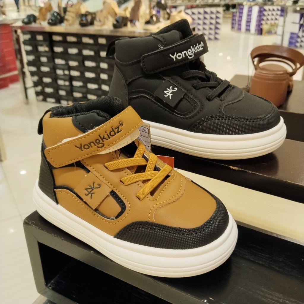 YONGKIDZ sepatu sneakers anak laki laki tinggi ringan