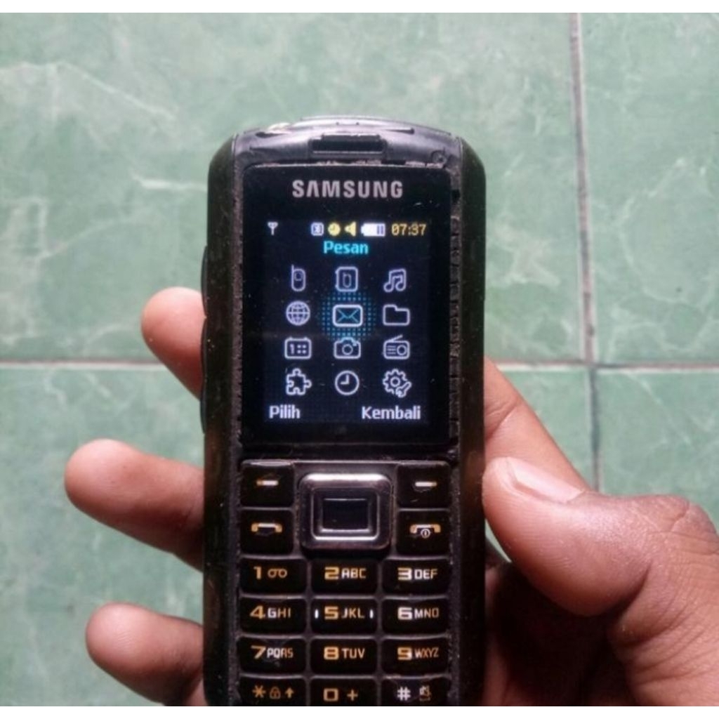 SAMSUNG_B2100_OUTDOOR