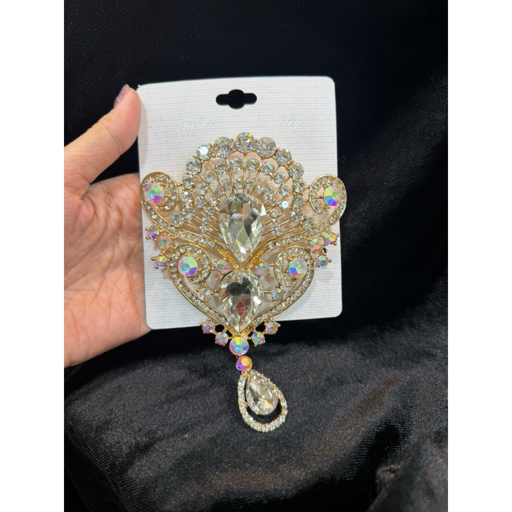 Bros hiasan dada dibaju pengantin