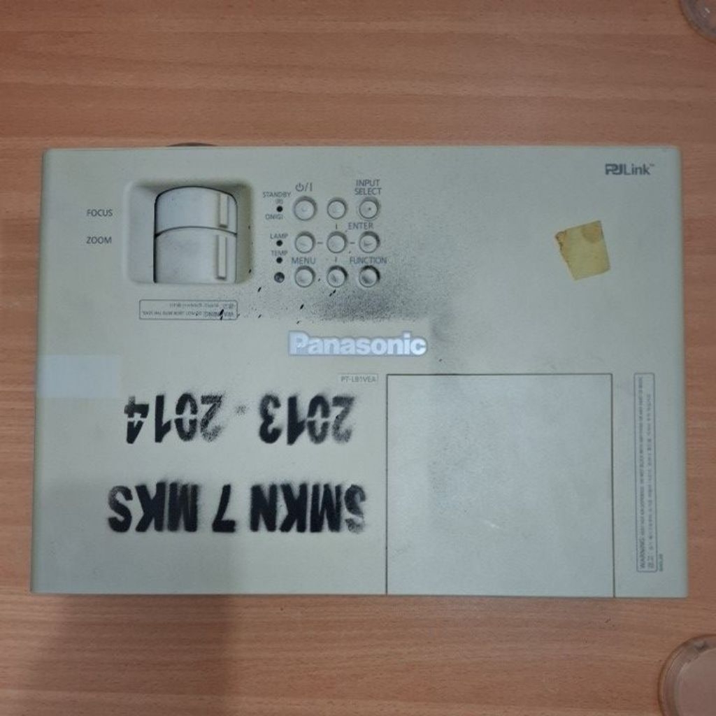 Proyektor Projecktor LED Panasonic PT-LB1VEA rusak 01