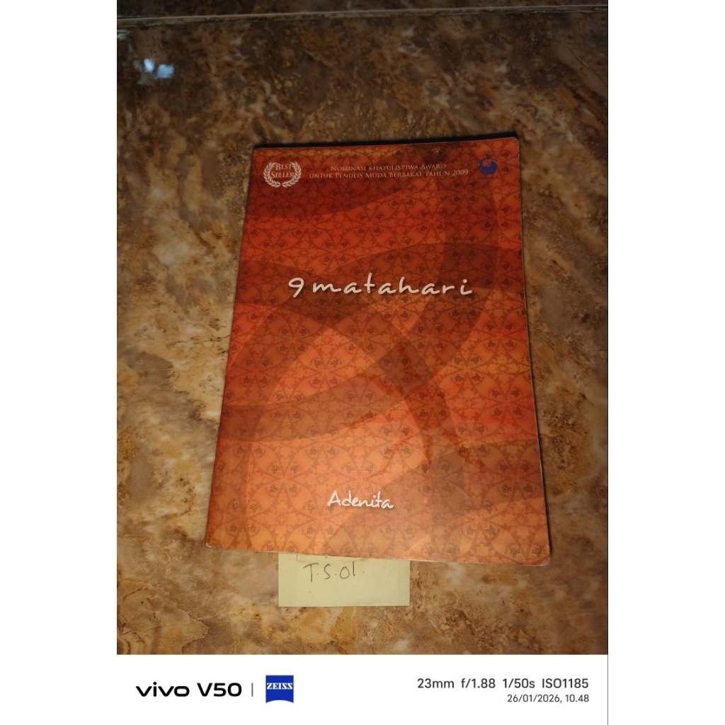 Buku 9 Matahari - Adenita