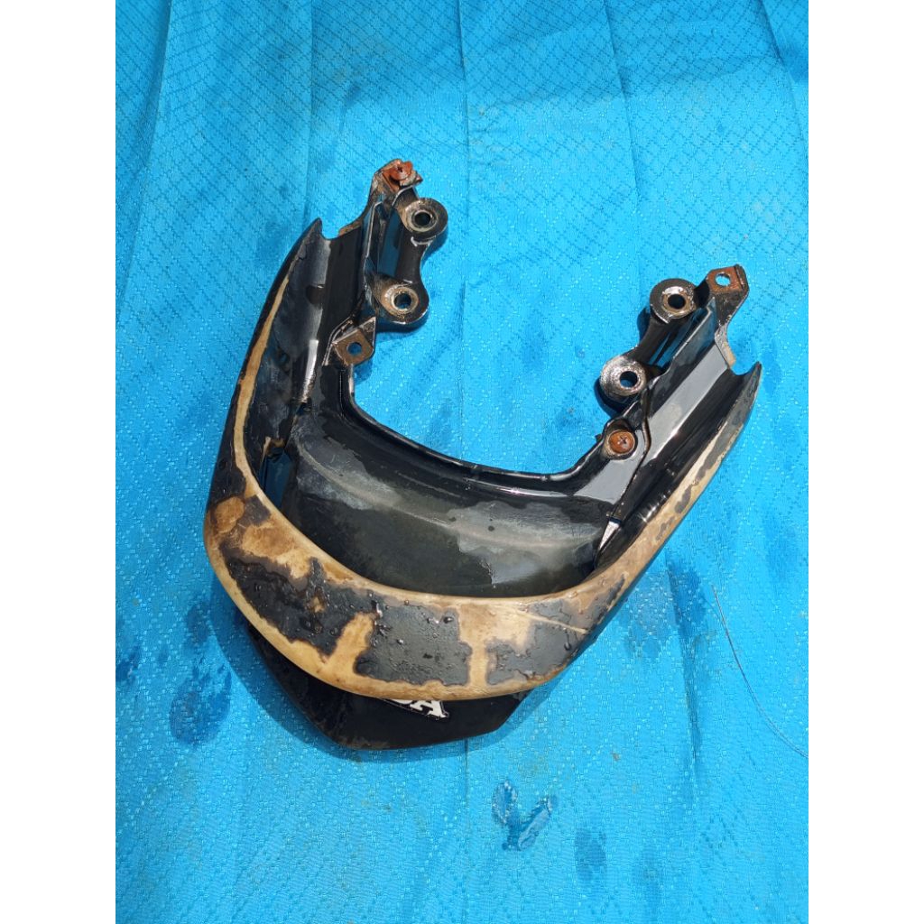 behel belakang Honda CB150R old Original / covertail CB150R old Original copotan