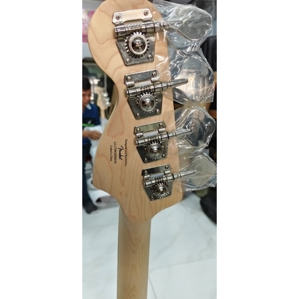 SQUIER AFFINITY PRECISION PJ BASS GUITAR LAUREL FB .BLACK