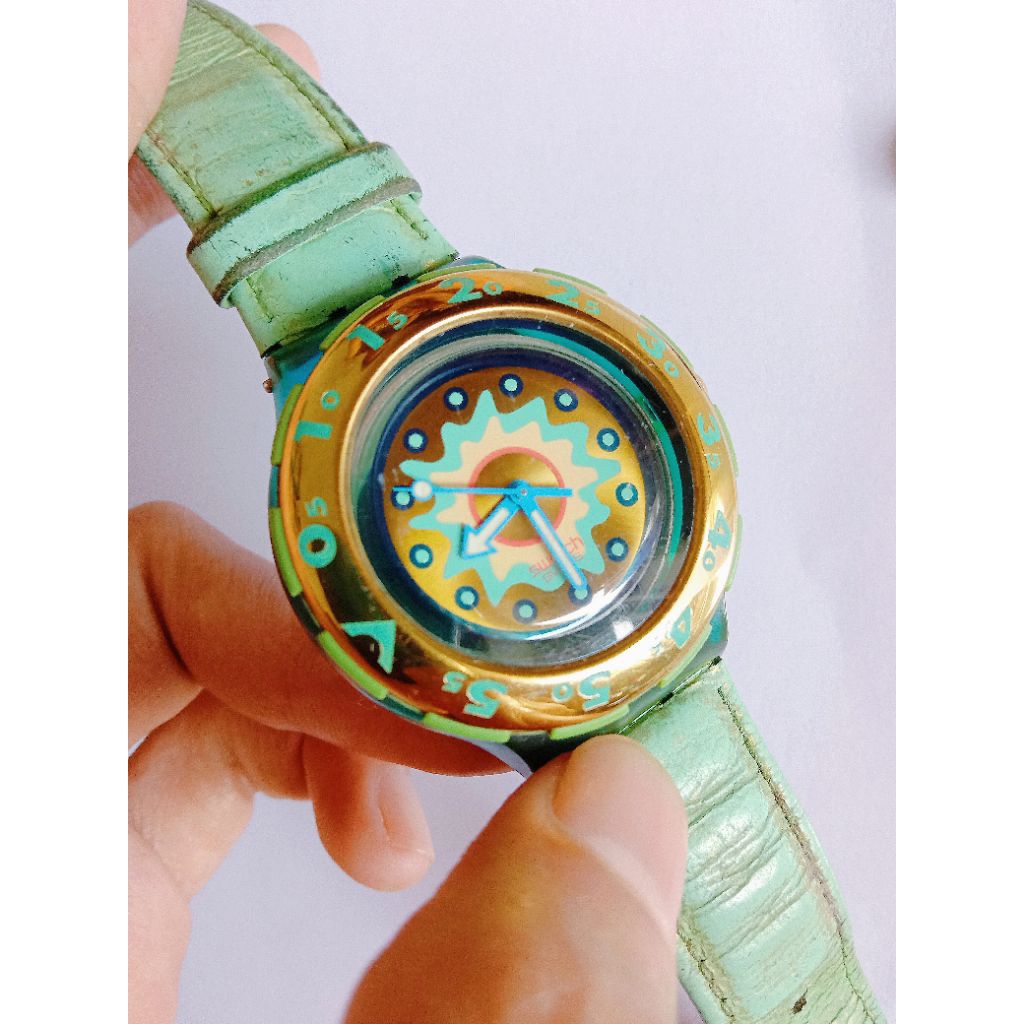 Jam Tangan Swatch Scuba 200 model En Vague