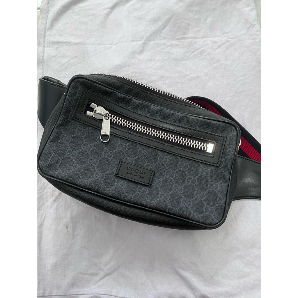 GUCCI GG Supreme Small Messenger Bag Authentic Original Preloved