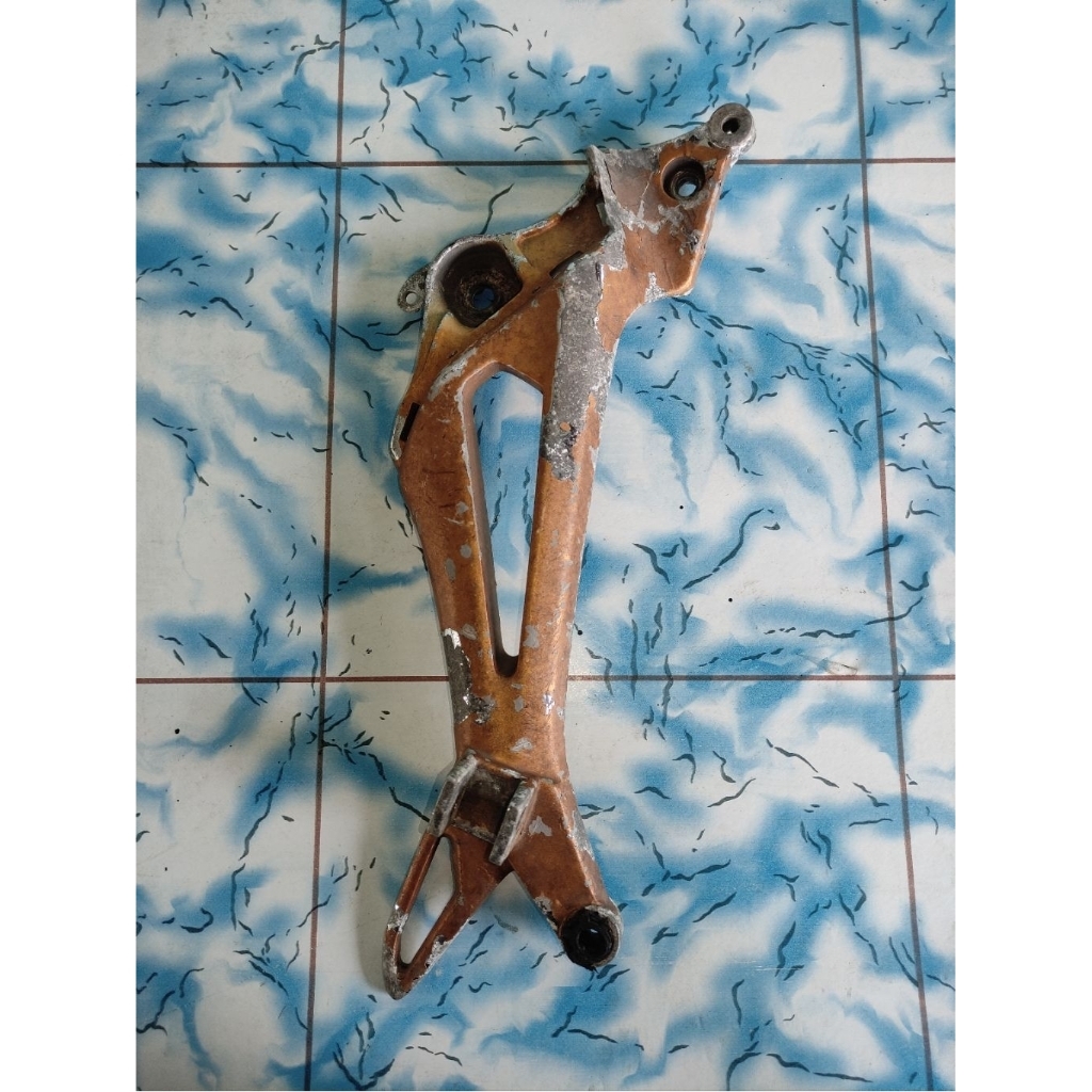 postep fostep belakang KANAN saja honda revo lama/supra125batman singel disk(non dd) ori copotan