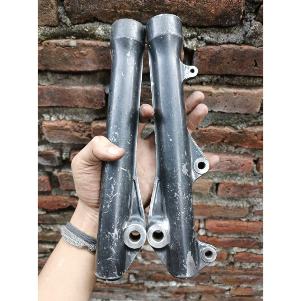 Bottom shock depan Honda Vario karbu Beat karbu Scoopy karbu Spacy karbu