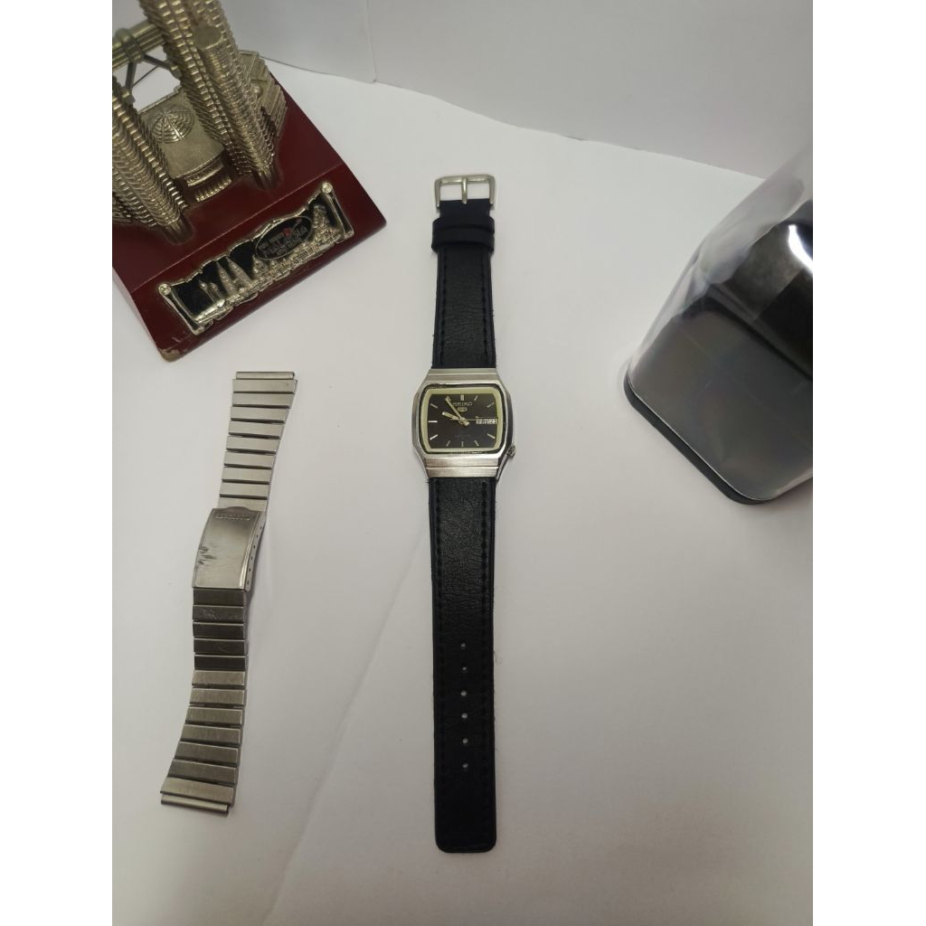 (Bonus box) SEIKO 5 TV SHAPE AUTOMATIC (VINTAGE)