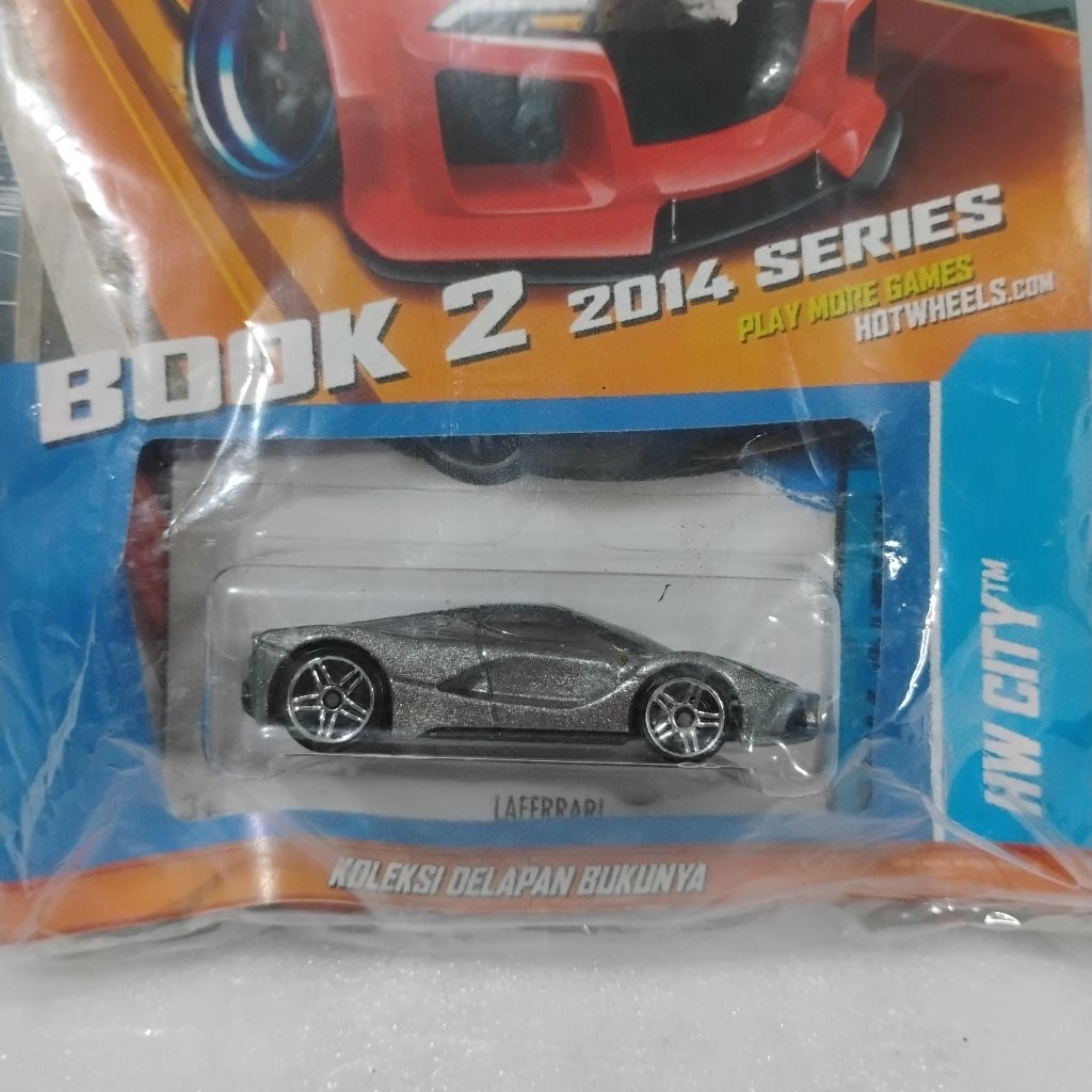 hot wheels Ferrari LaFerrari silver book 2