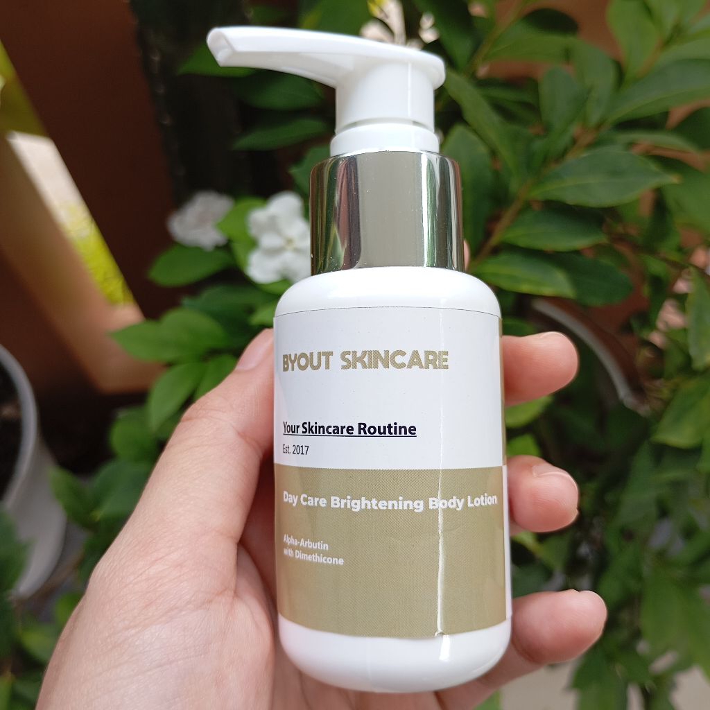 DAY CARE BRIGHTENING BODY LOTION BYOUT BY NISA SKINCARE ORIGINAL BYOUTBYNISA BPOM AMAN BUMIL BUSUI H