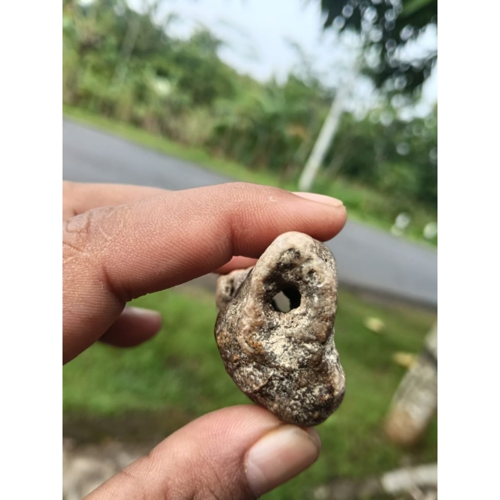 batu combong lobang tembus asli alam