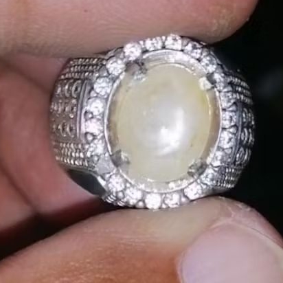 Light yellow star sapphire srilanka