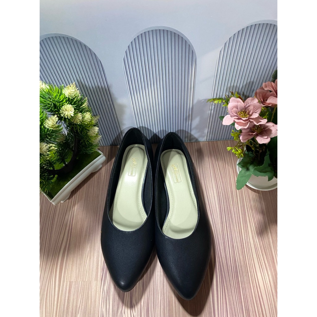 sandal hitam polos/slip on hitam wanita/ slip on elegan/ sandal slip on/sandal wanita