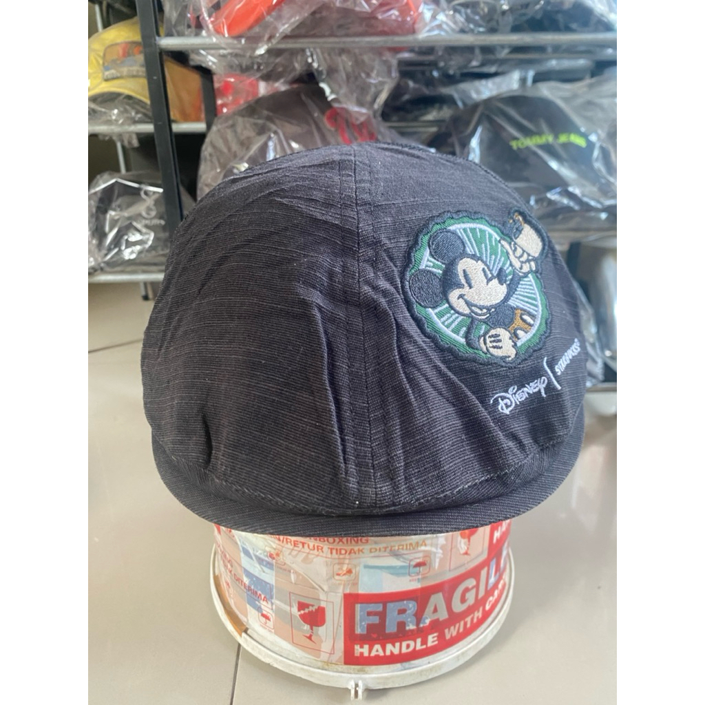 Topi Copet Atau Flat Cap Disney Colabs Starbucks