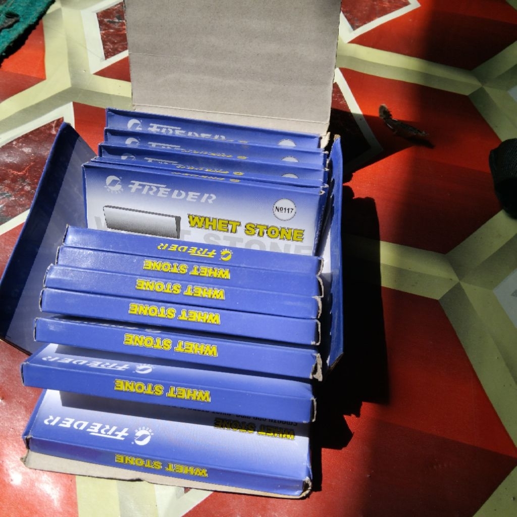 asahan sadap getah karet freder 1 kotak isi 12 pcs